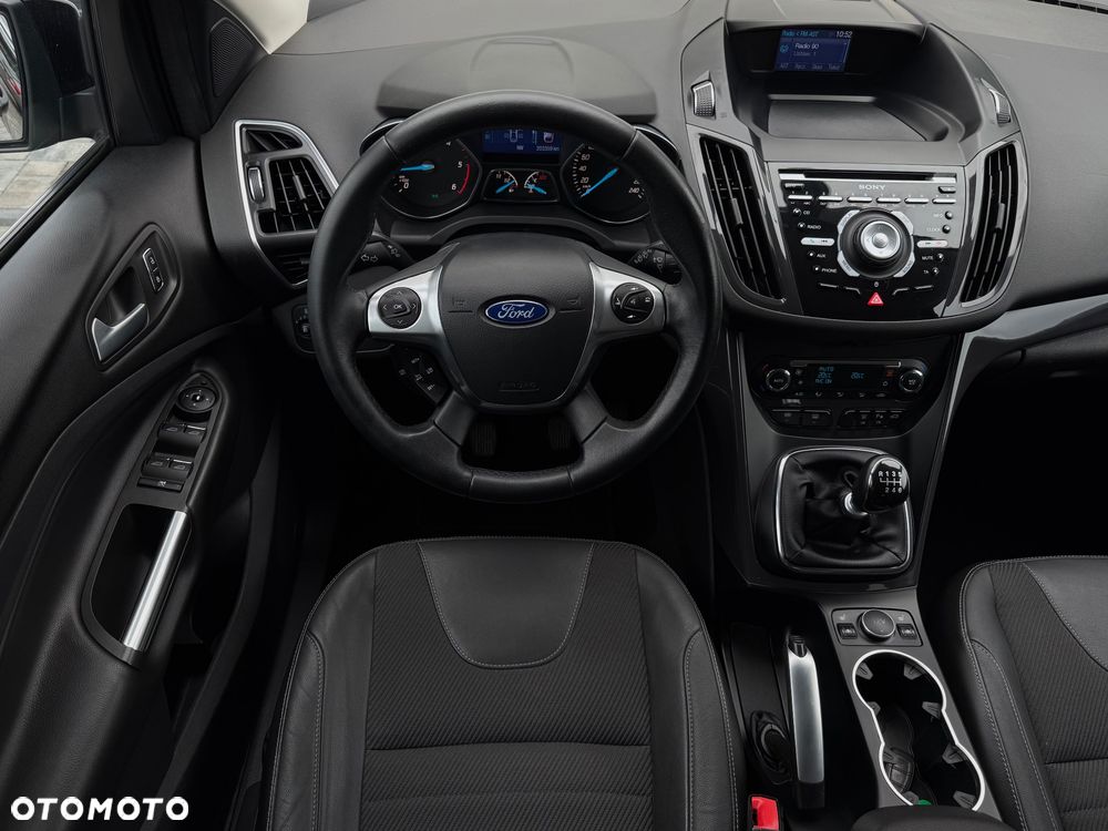 Ford Kuga 2.0 TDCi 2x4 Titanium - 9