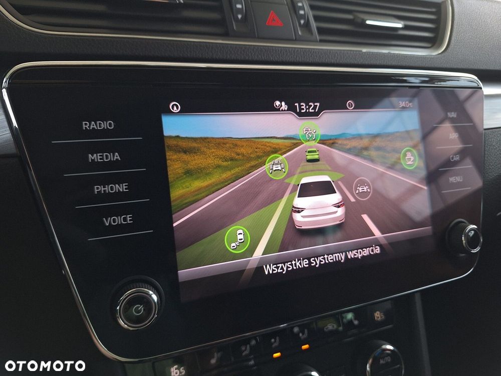 Skoda Superb 2.0 TSI Style DSG - 26
