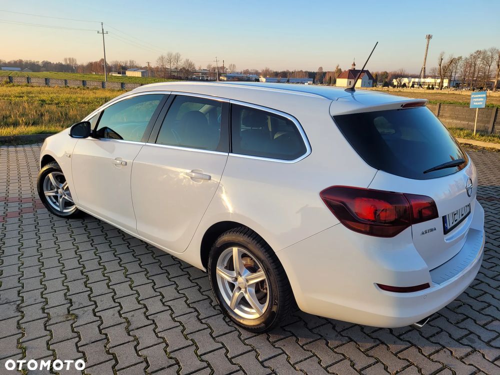 Opel Astra 1.4 Turbo Sports Tourer - 9