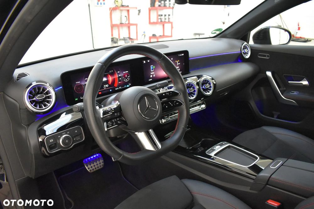 Mercedes-Benz Klasa A 180 7G-DCT Advanced AMG Line - 20