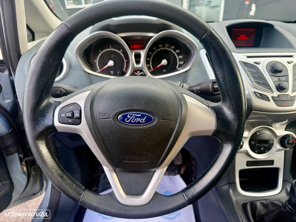 Ford Fiesta 1.6 TDCI Titanium - 22