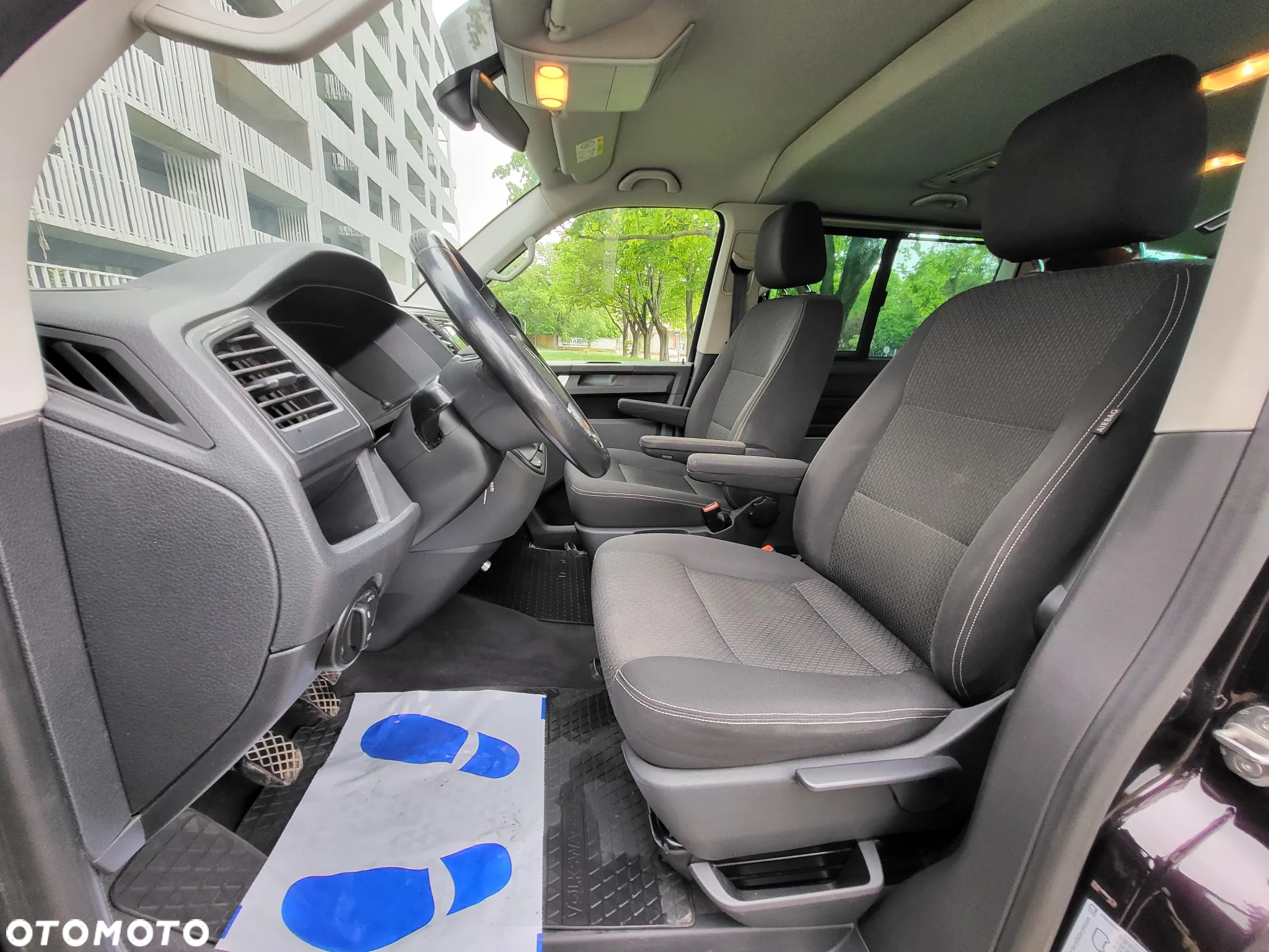 Volkswagen Multivan - 5