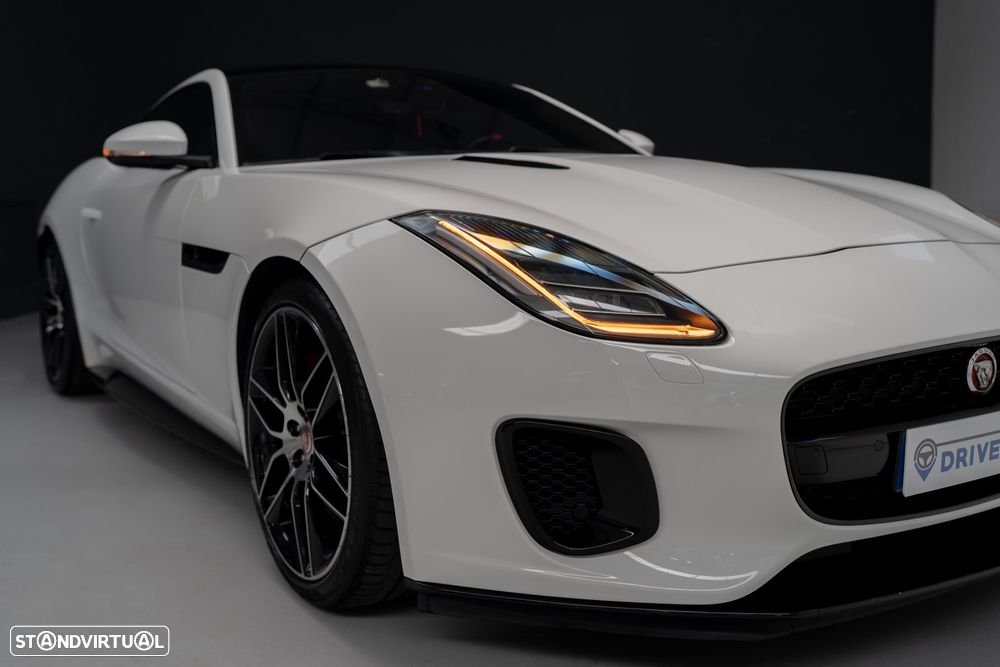 Jaguar F-Type 2.0 i4 Chequered Flag - 2