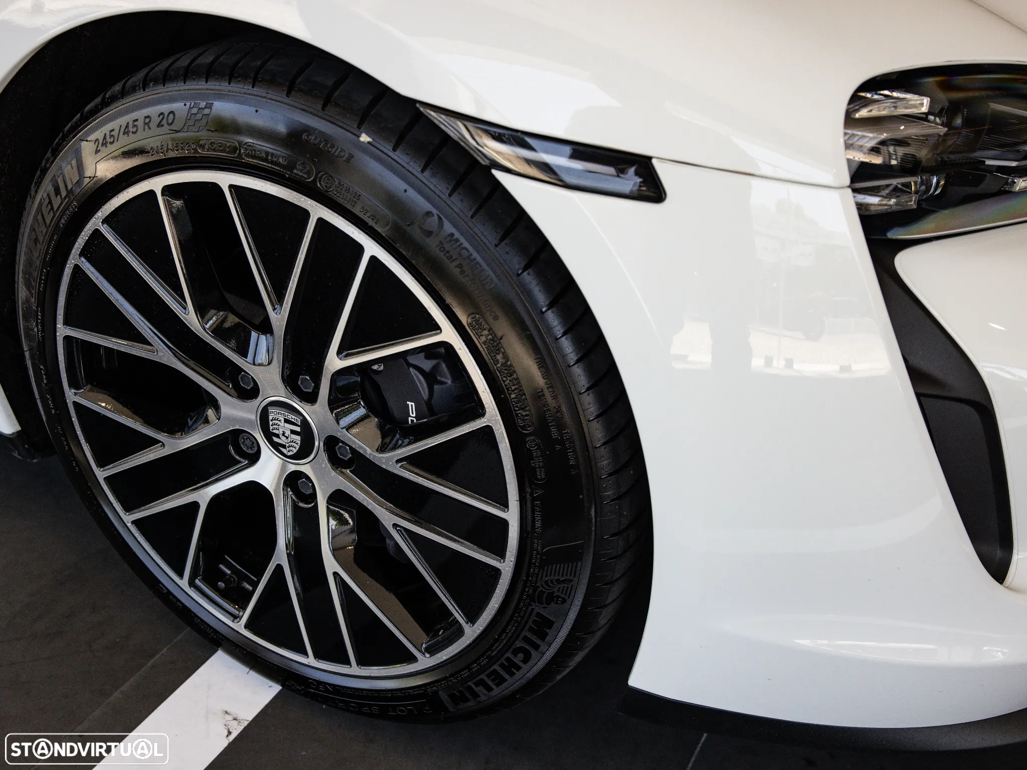Porsche Taycan Sport Turismo Standard - 17