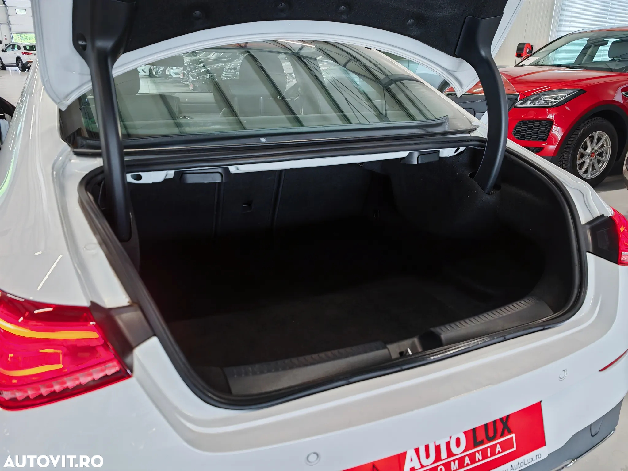Mercedes-Benz CLA 180 7G-DCT - 32