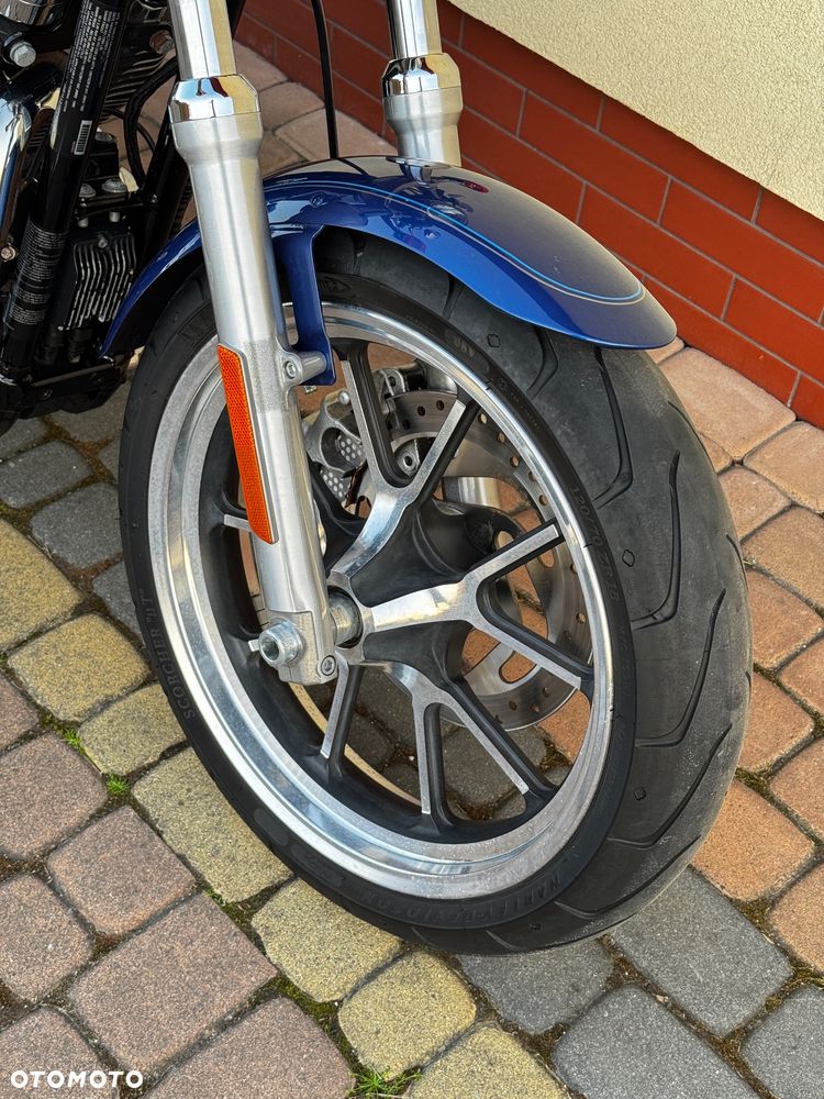 Harley-Davidson Sportster Custom 1200C - 14