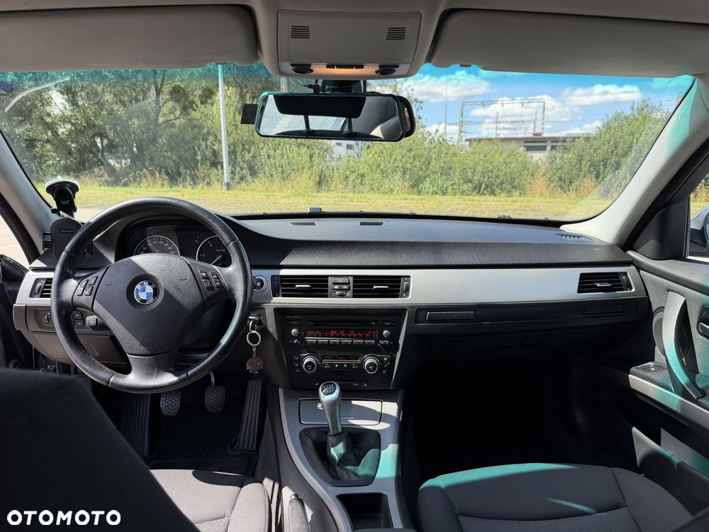BMW Seria 3 - 12