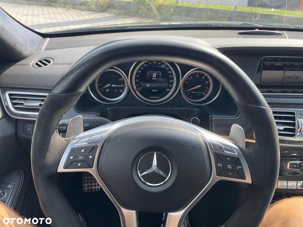 Mercedes-Benz Klasa E 63 AMG S 4-Matic - 26