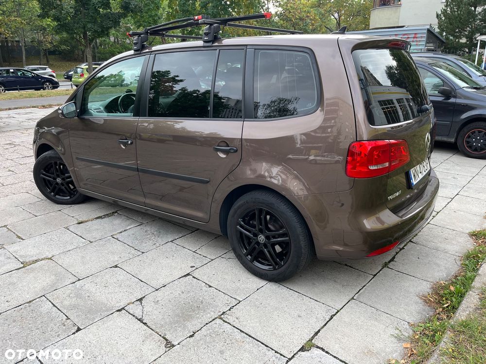 Volkswagen Touran 1.6 TDI DPF BlueMotion Technology DSG Highline - 4