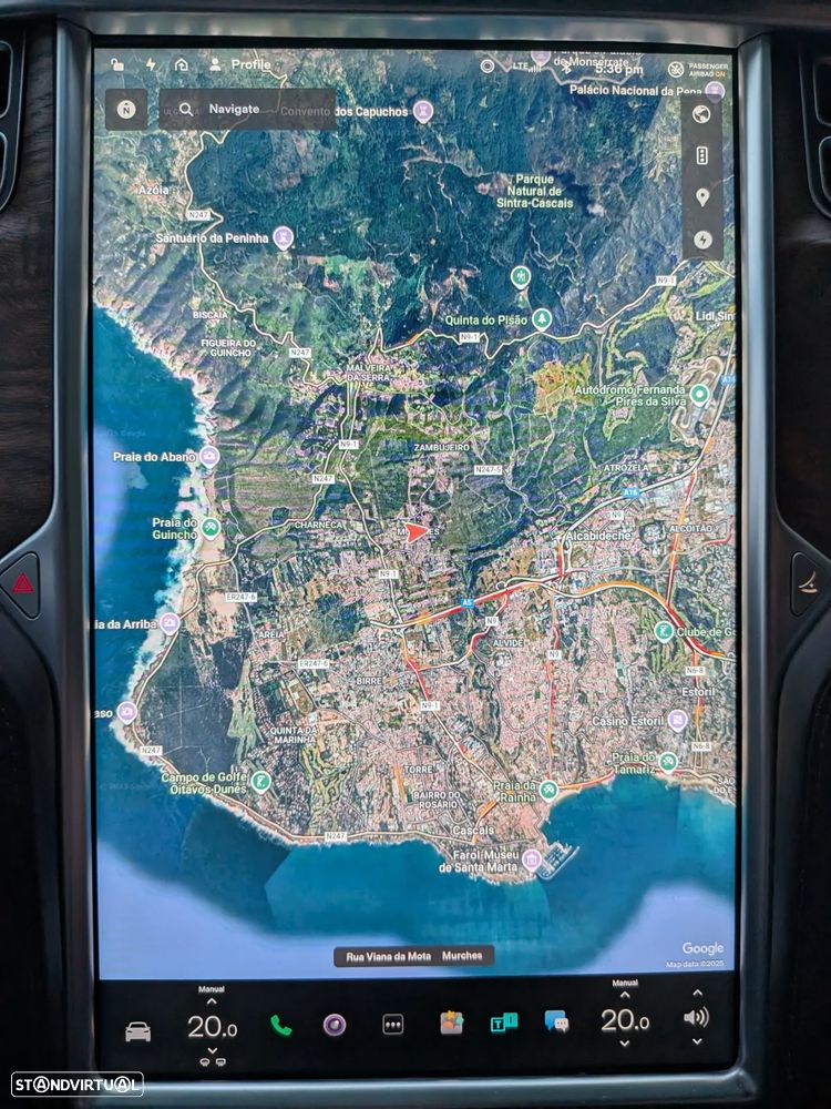 Tesla Model X 90D - 16