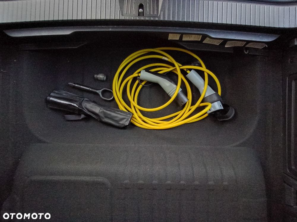 Volkswagen Passat - 14
