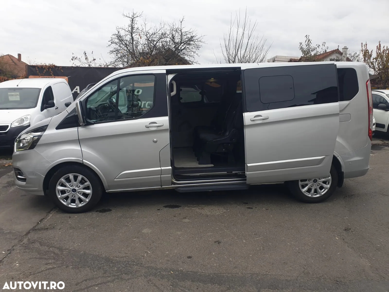 Ford Tourneo Custom - 5