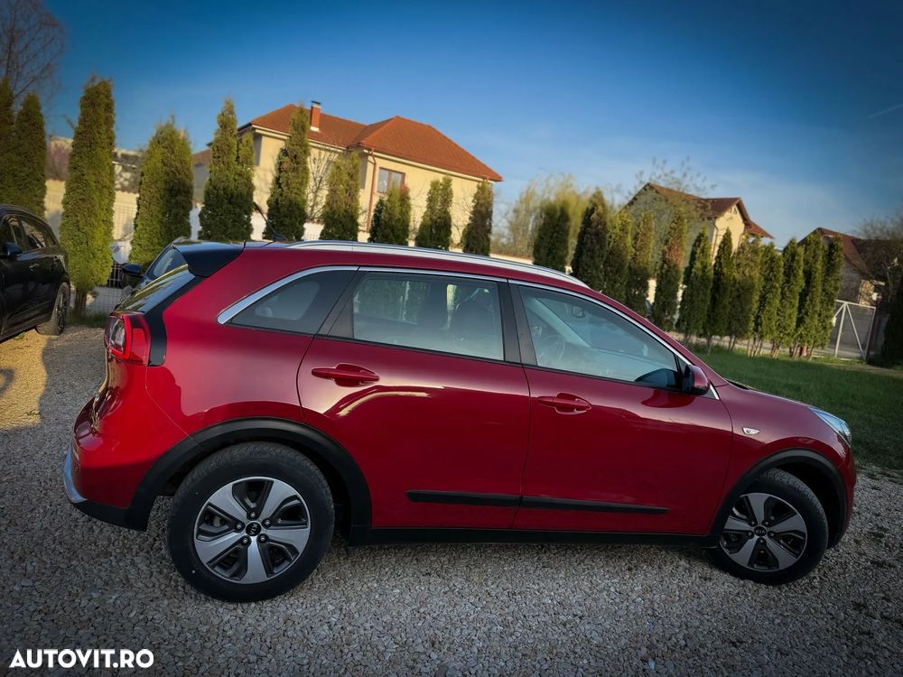 Kia Niro 1.6 GDI HEV 2WD OPF Aut. Edition 7 - 3