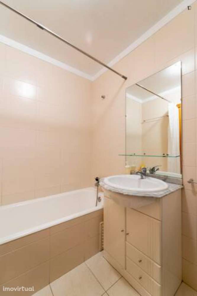 Apartamento com 1 quartos - localizado em Cedofeita Porto - Grande imagem: 2/25