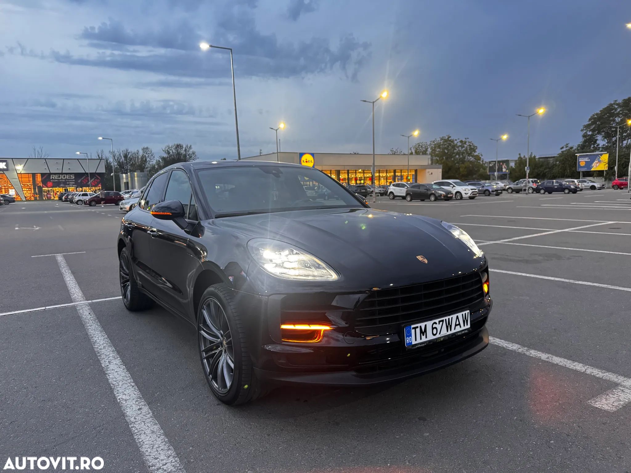 Porsche Macan Standard - 1