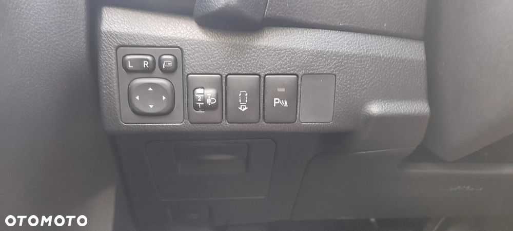 Toyota Auris - 11