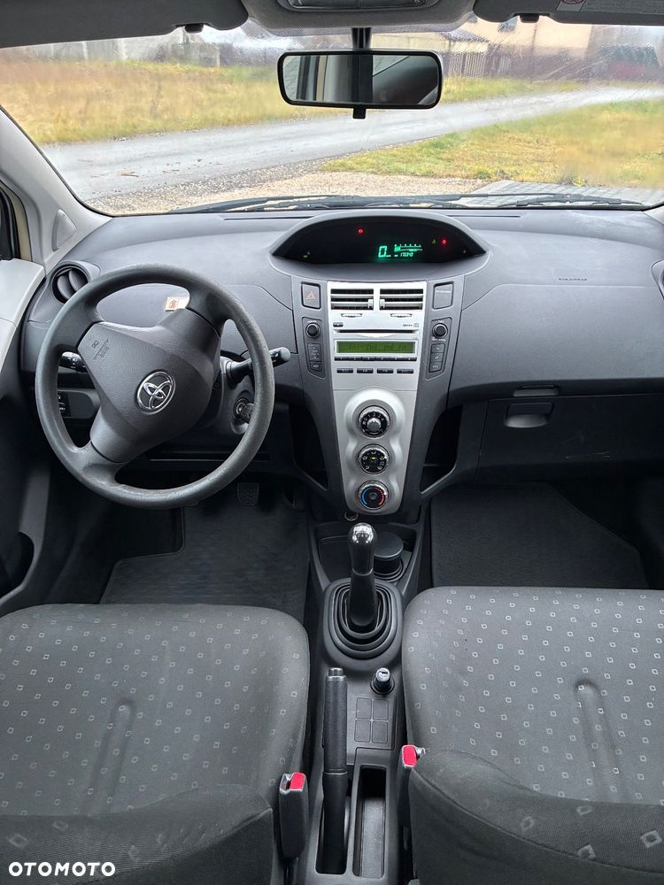 Toyota Yaris 1.0 Luna A/C - 15