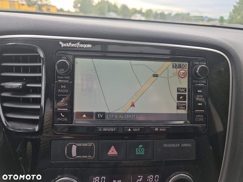 Mitsubishi Outlander 2.0 4WD Plus - 23