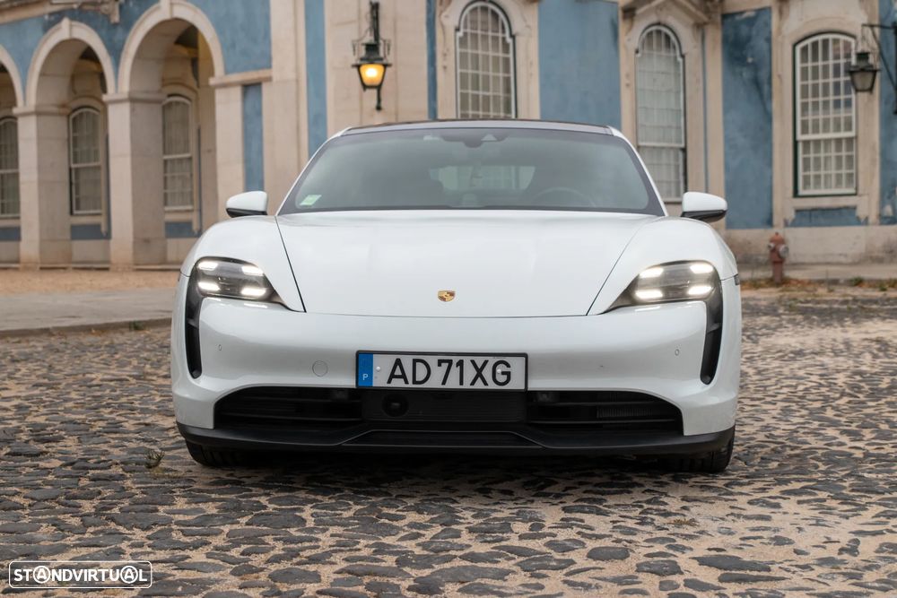 Porsche Taycan - 6