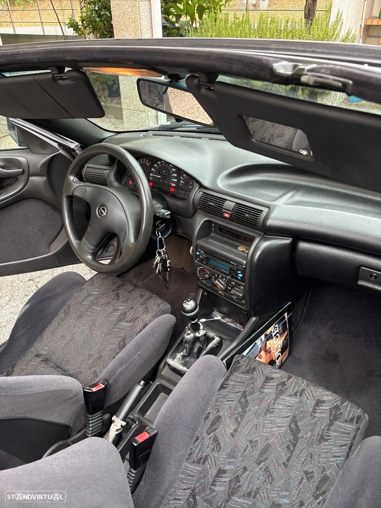 Opel Astra 1.6i GT - 13