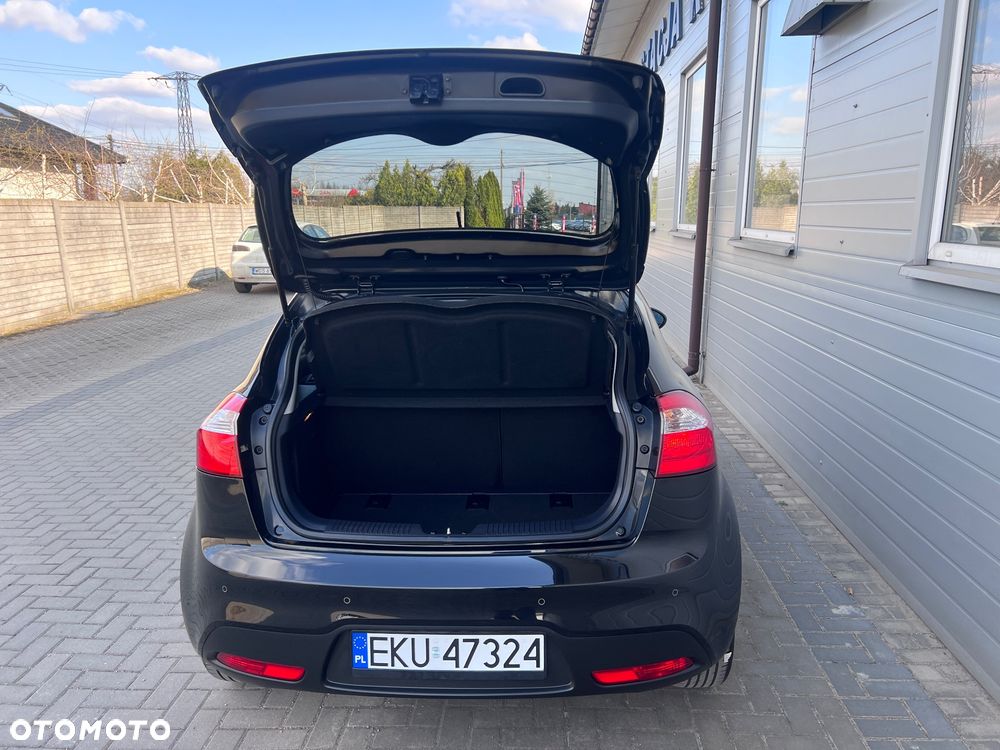 Kia Rio 1.4 Dream Team Edition - 12