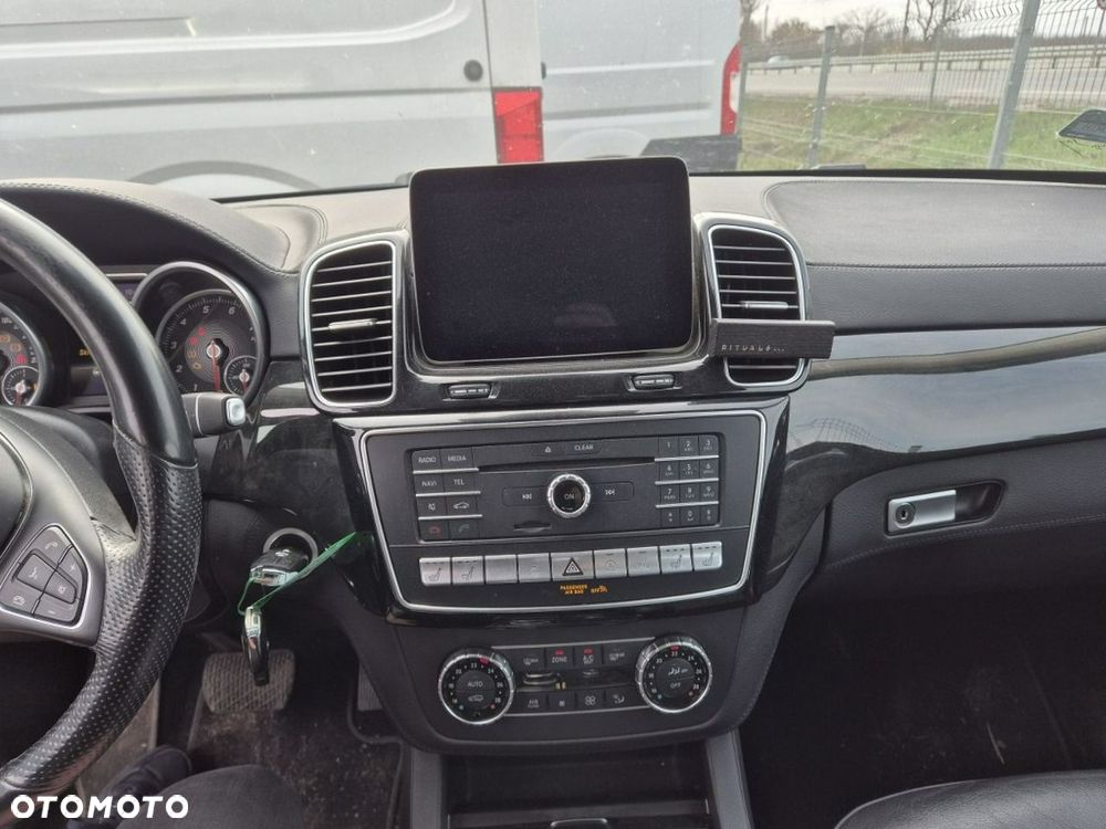 Mercedes-Benz GLS - 19