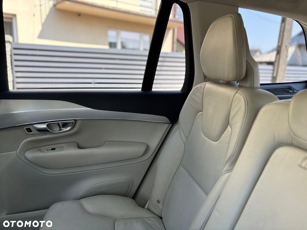 Volvo XC 90 T6 AWD Momentum 7os - 28
