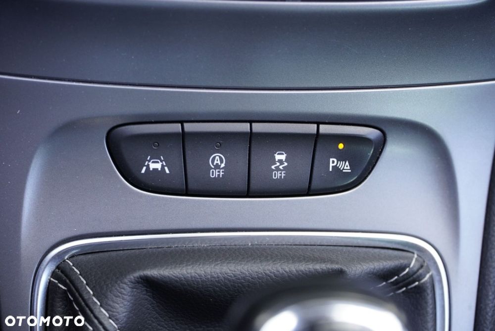 Opel Astra 1.4 Turbo Innovation - 17