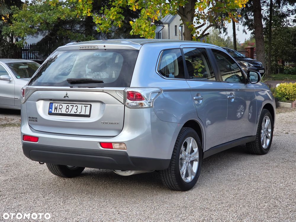 Mitsubishi Outlander - 24