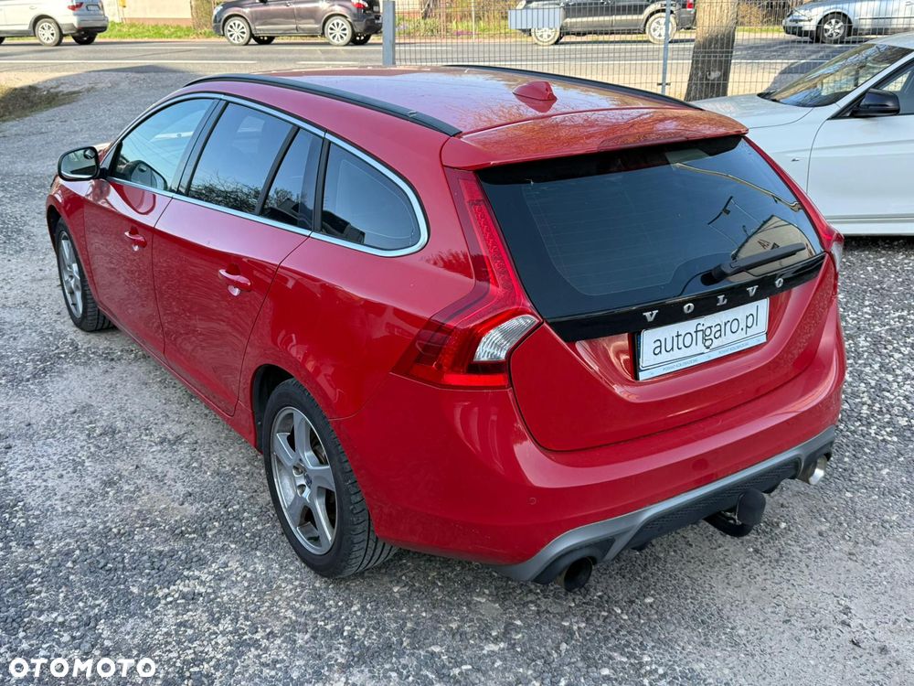 Volvo V60 D2 Momentum - 9