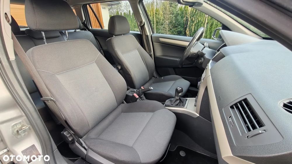 Opel Astra 1.9 CDTI DPF Edition - 15