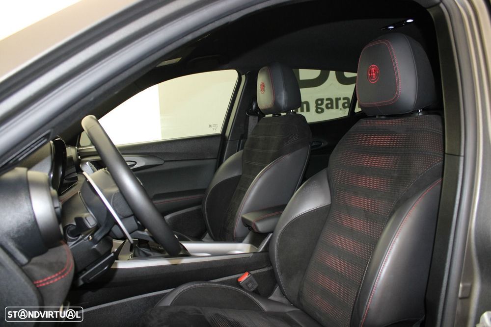 Alfa Romeo Tonale 1.3 Plug-In Hybrid Veloce e-AWD - 32