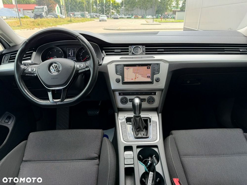 Volkswagen Passat - 20