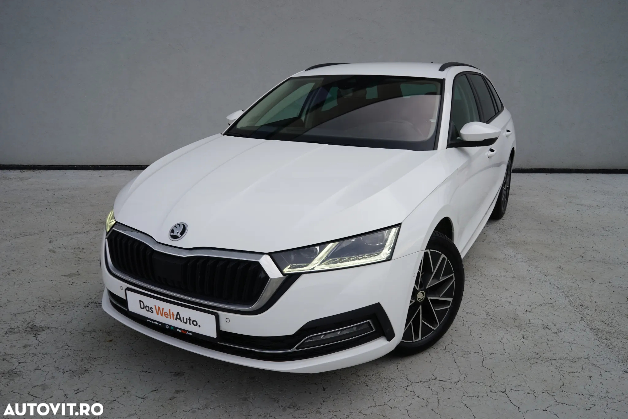 Skoda Octavia Combi Diesel 2.0 TDI DSG Style - 2