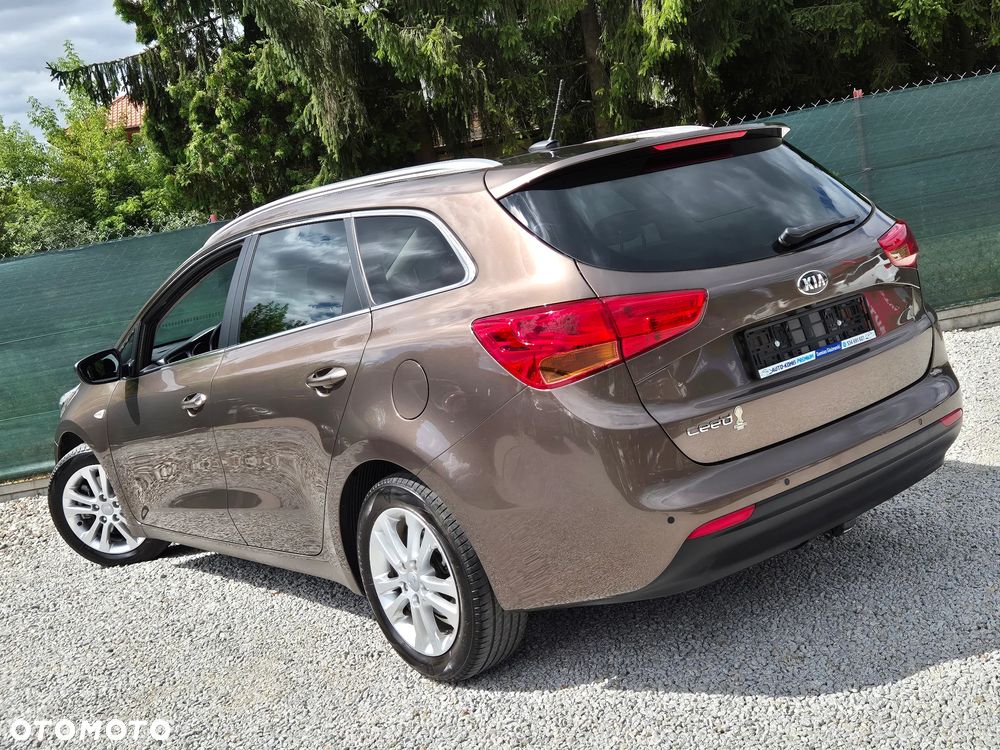 Kia Ceed 1.6 GDI Fifa World Cup Edition - 5