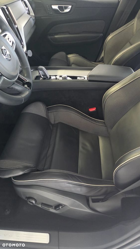 Volvo XC 60 B4 D AWD R-Design - 10