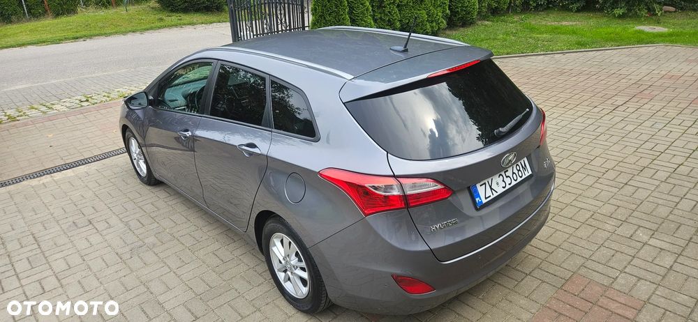 Hyundai i30 blue Kombi 1.6 CRDi Classic Navigation - 19