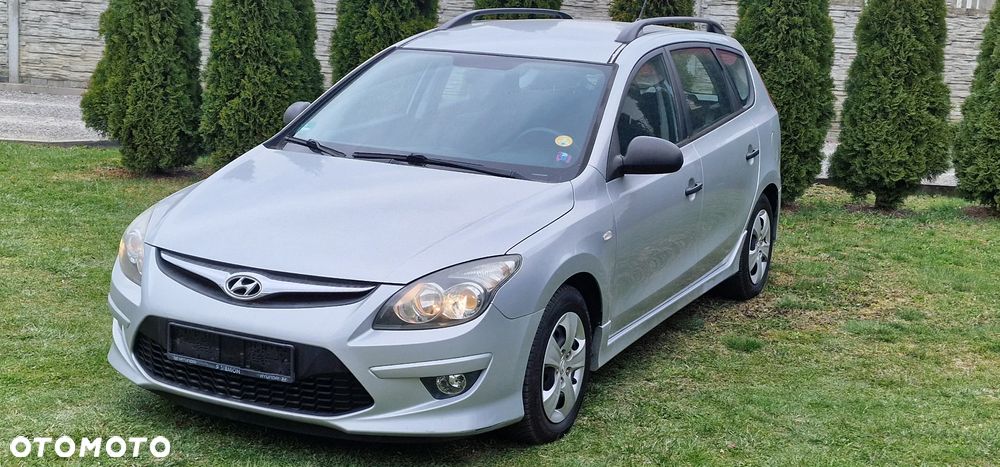 Hyundai i30 1.6 CRDi FIFA WM Edition - 1