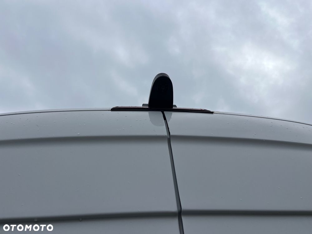 Mercedes-Benz Sprinter - 9