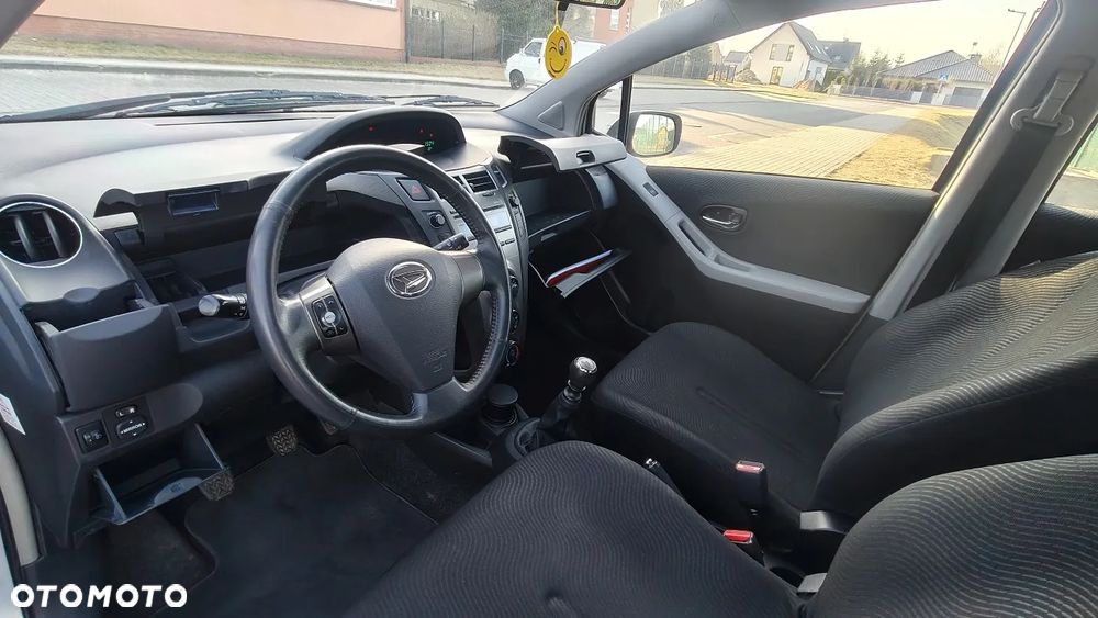 Daihatsu Charade Standard - 30