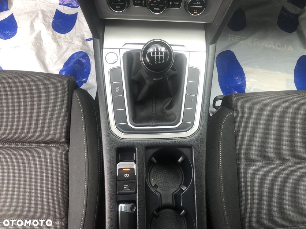 Volkswagen Passat Variant 1.6 TDI (BlueMotion Technology) Comfortline - 17