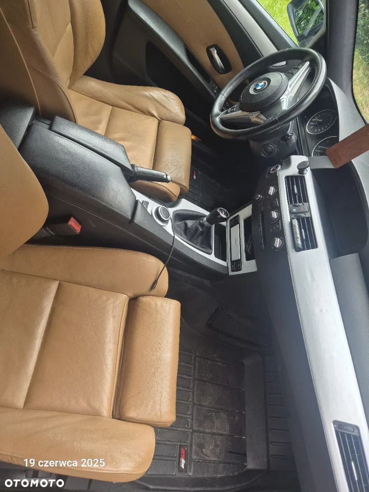 BMW Seria 5 525d Touring - 10