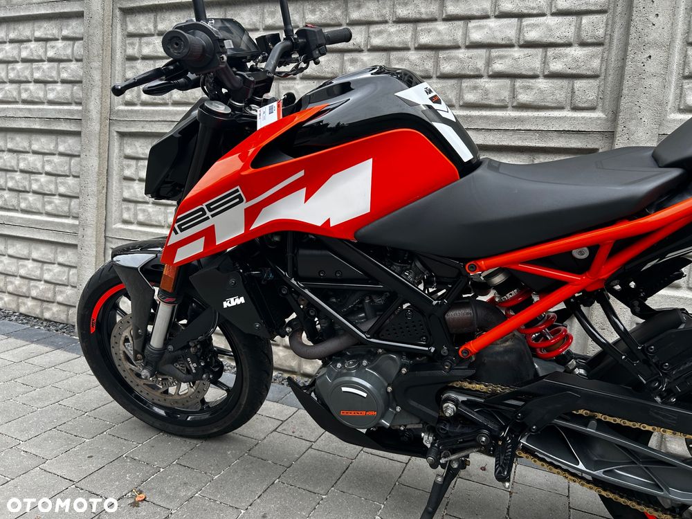 KTM Duke 125 - 21