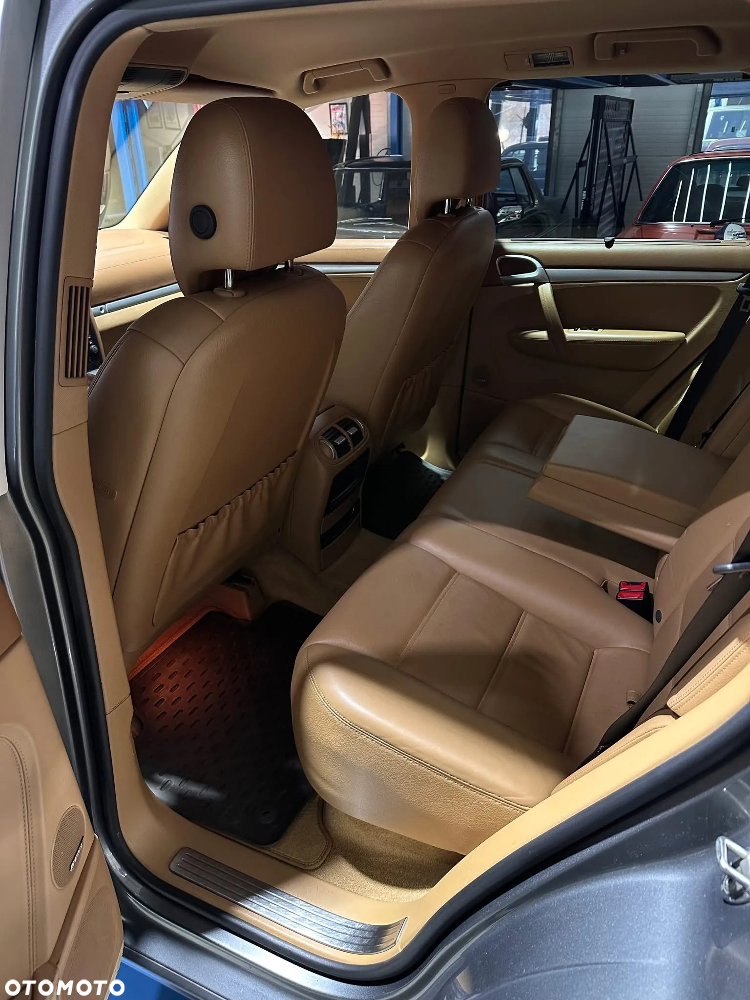 Porsche Cayenne - 8