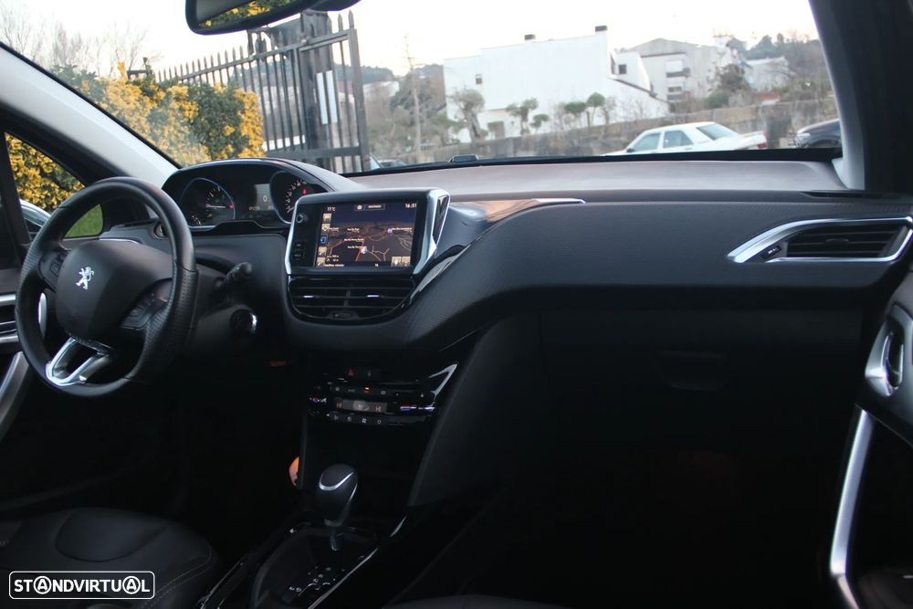 Peugeot 2008 PureTech 110 Stop&Start EAT6 Crossway - 8