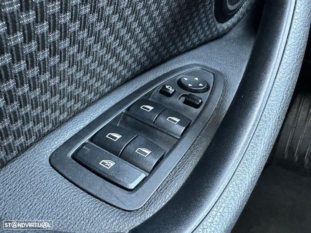 BMW X1 18 d sDrive Auto - 43