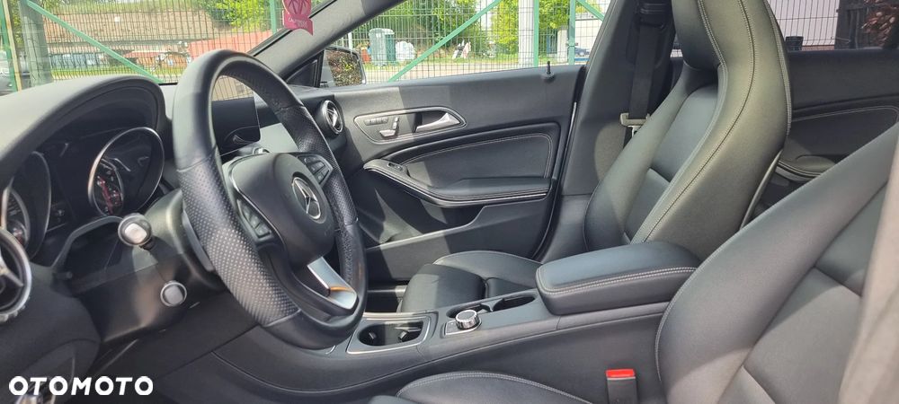 Mercedes-Benz CLA 250 4Matic 7G-DCT AMG Line - 18
