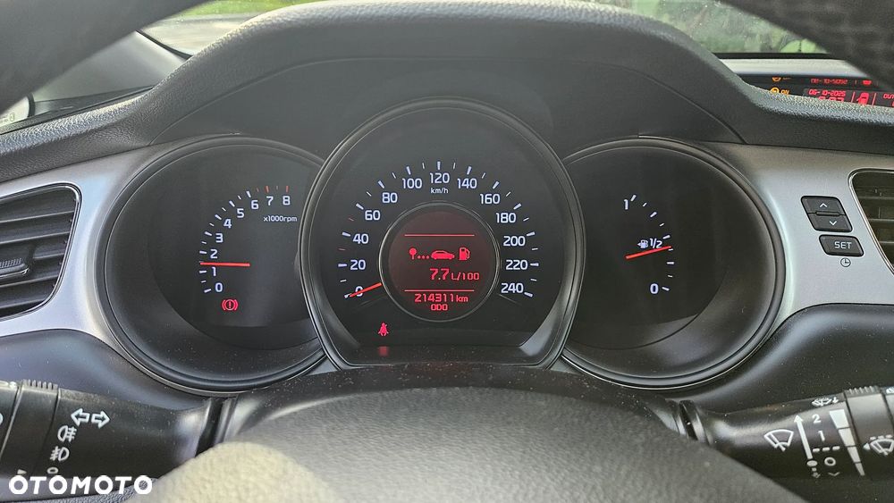 Kia Ceed - 9