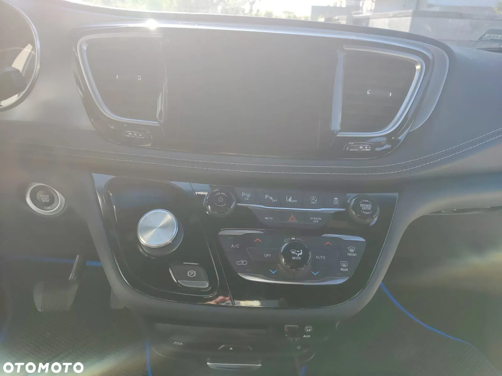 Chrysler Pacifica - 6