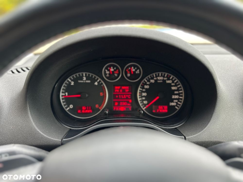 Audi A3 2.0 TDI DPF (DSG) S tronic Ambition - 12